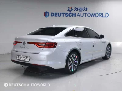 Renault SM6