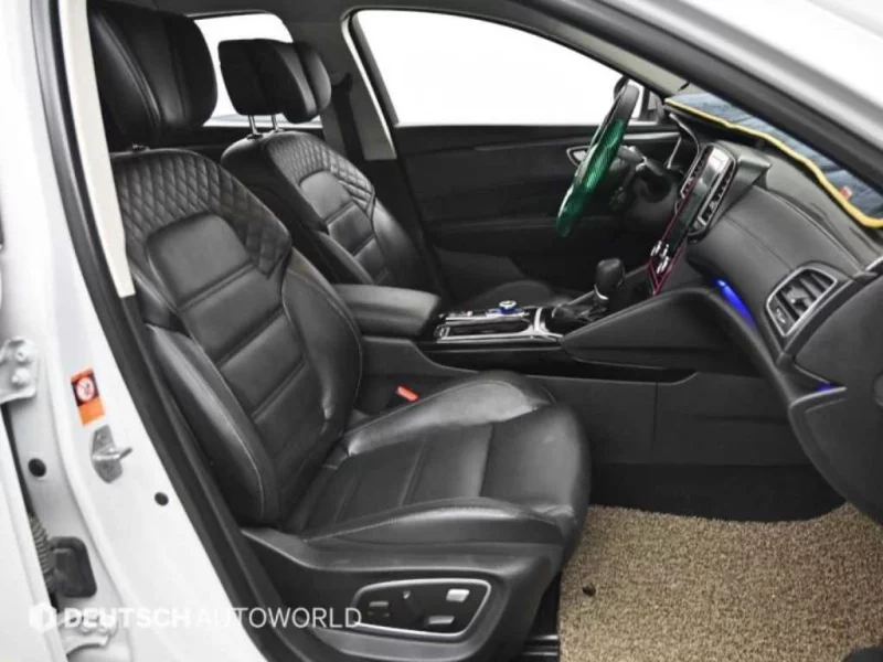 Renault SM6