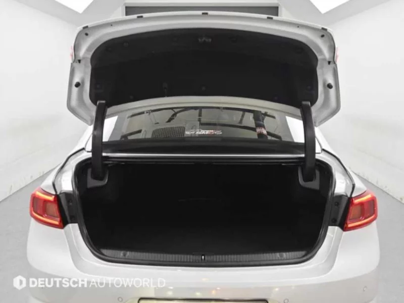 Renault SM6