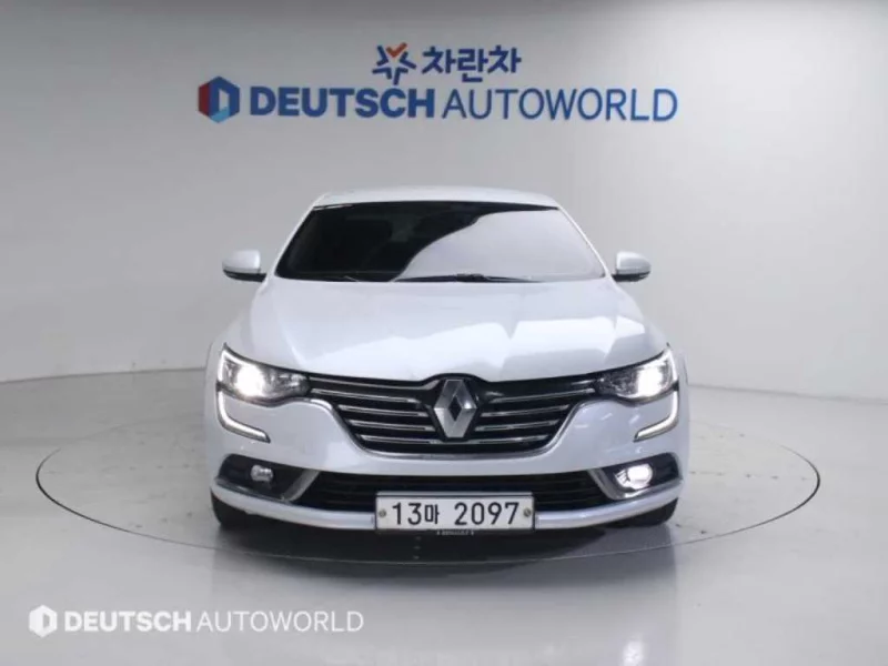 Renault SM6