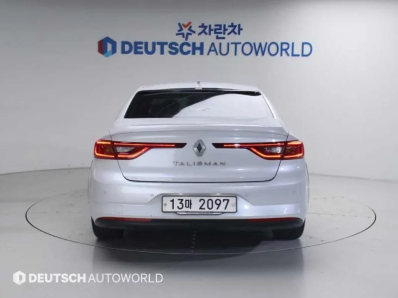 Renault SM6