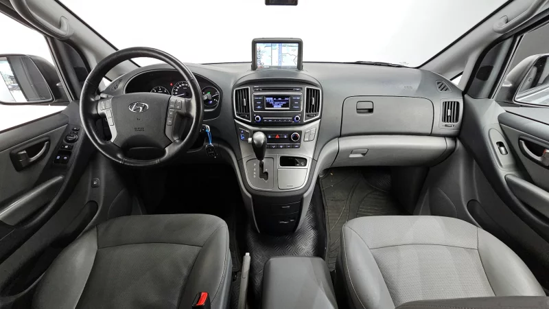 Hyundai Grand Starex