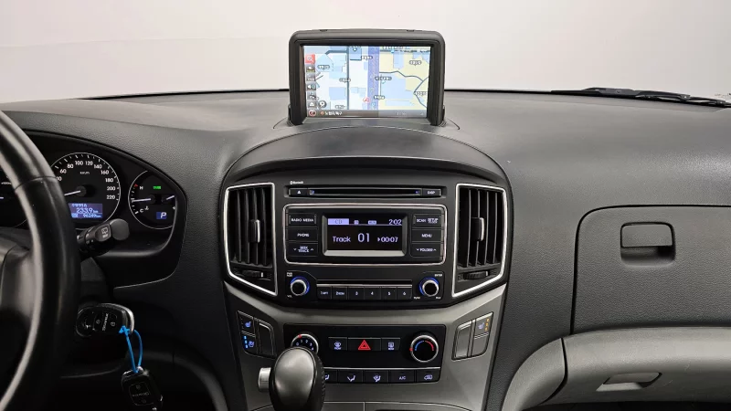 Hyundai Grand Starex