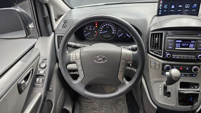 Hyundai Grand Starex