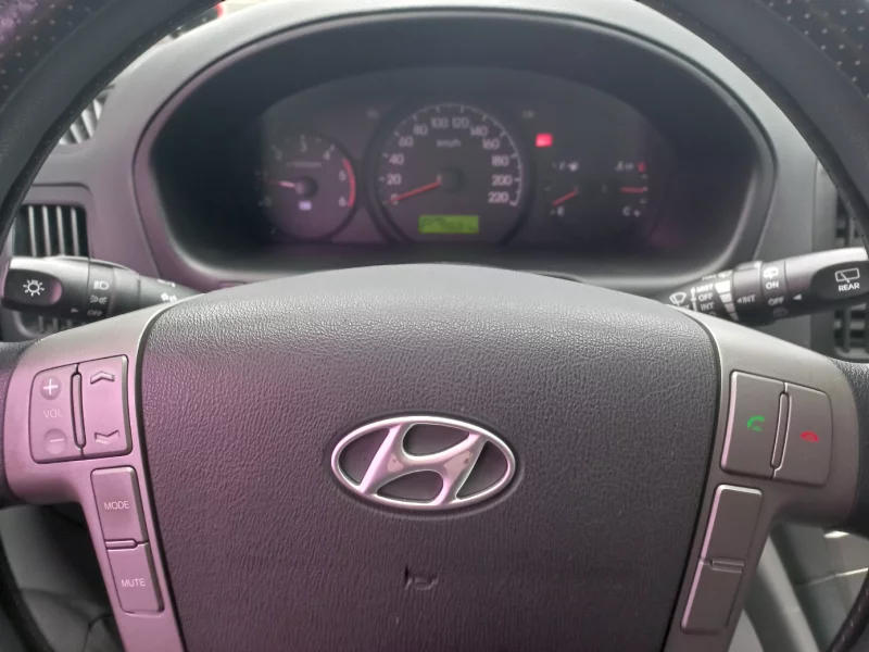 Hyundai Grand Starex