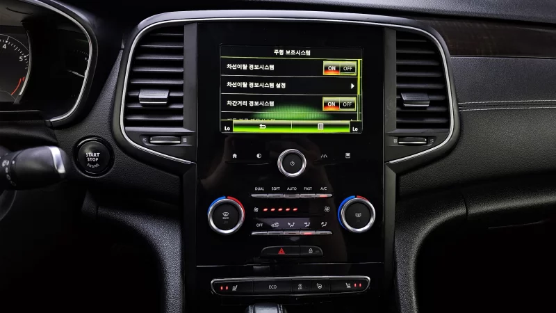 Renault SM6