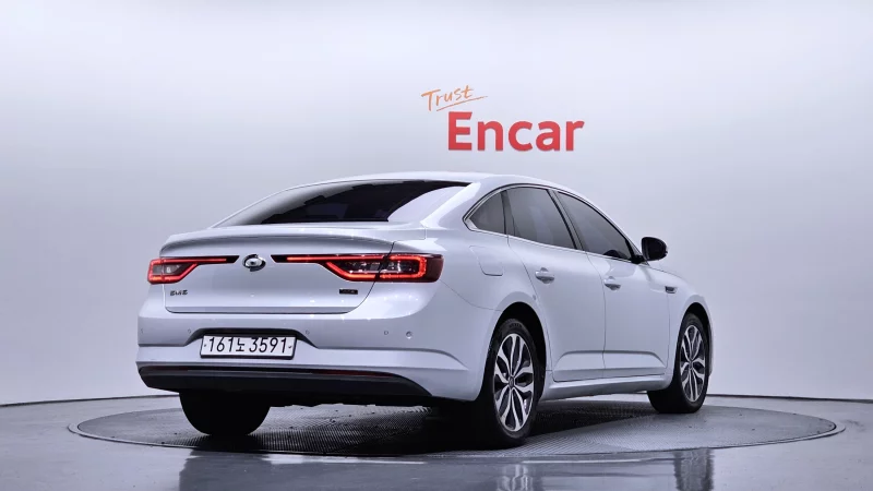 Renault SM6