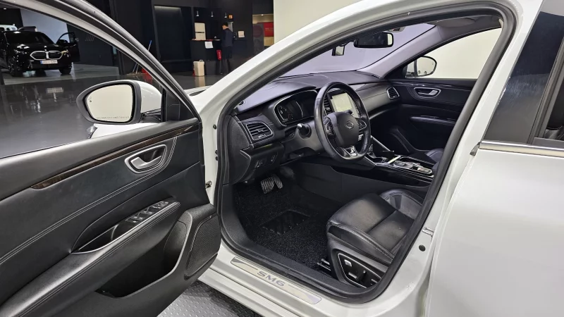 Renault SM6