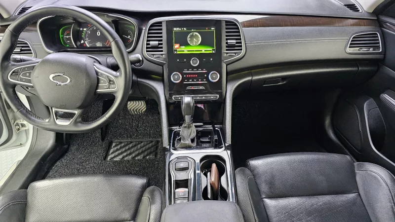 Renault SM6