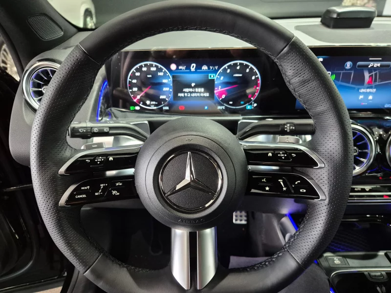 Mercedes-Benz GLB-Class