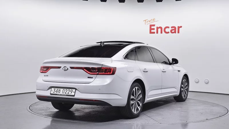 Renault SM6