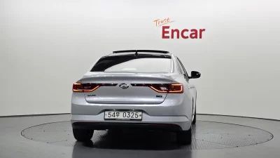 Renault SM6