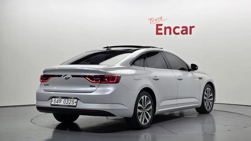 Renault SM6