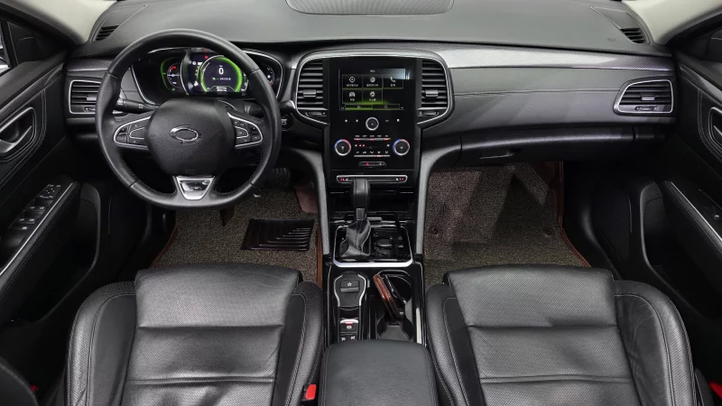 Renault SM6