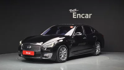Infiniti Q70