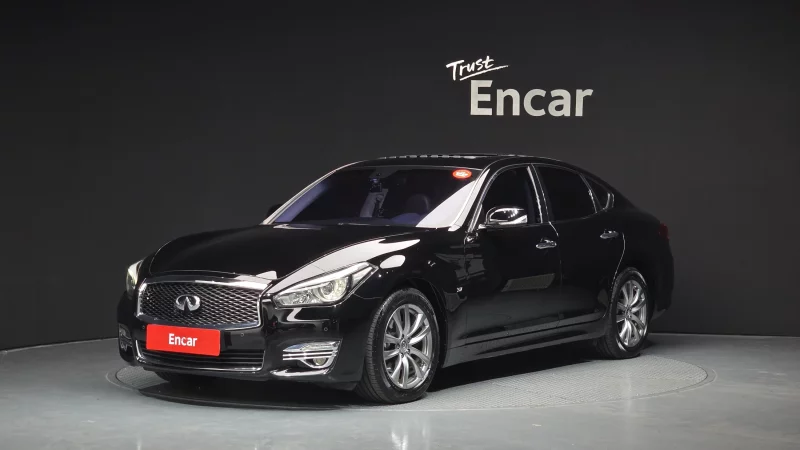 Infiniti Q70