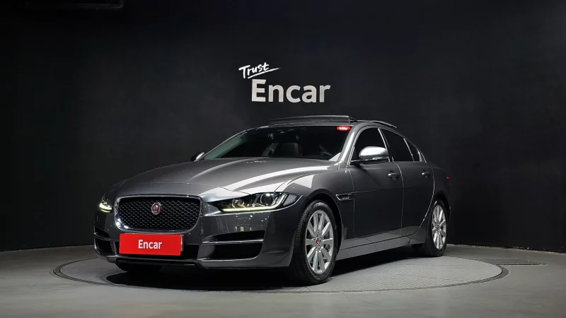 Jaguar XE