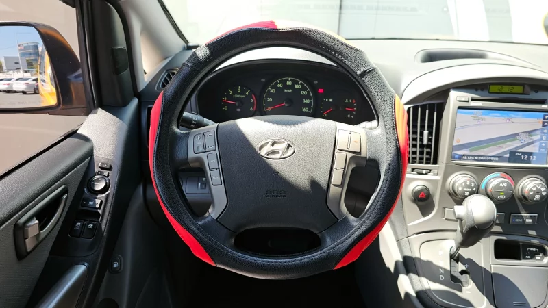 Hyundai Grand Starex