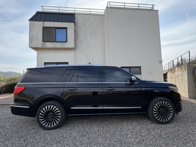 Lincoln NAVIGATOR
