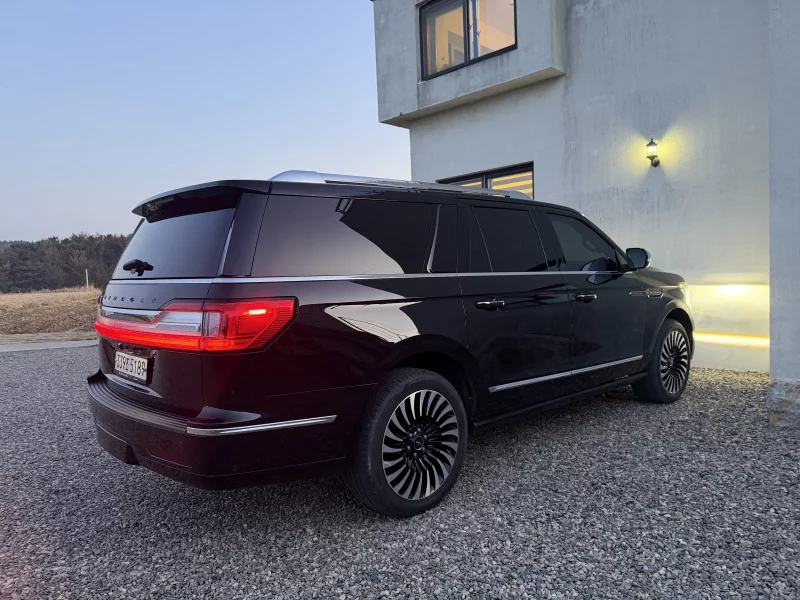 Lincoln NAVIGATOR