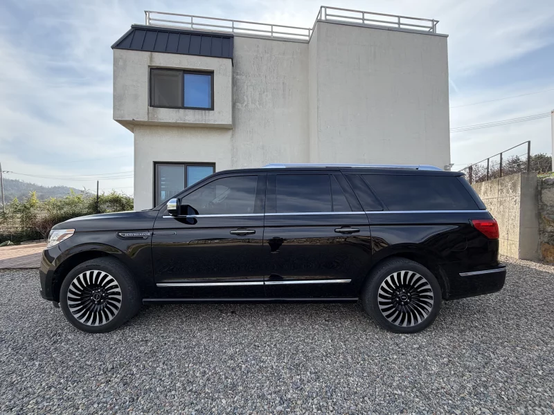 Lincoln NAVIGATOR