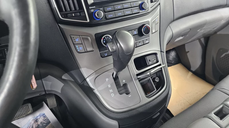 Hyundai Grand Starex