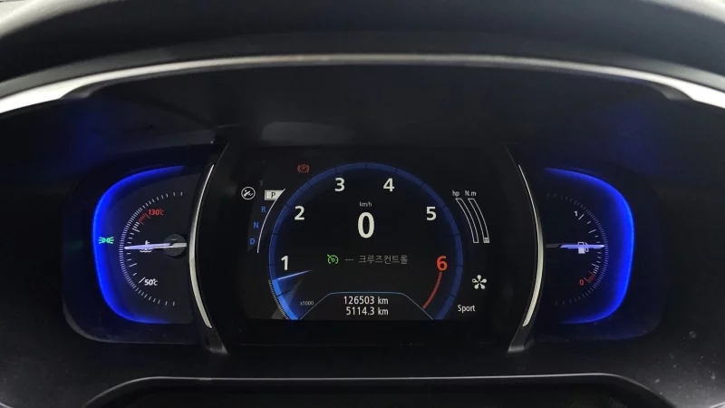 Renault SM6