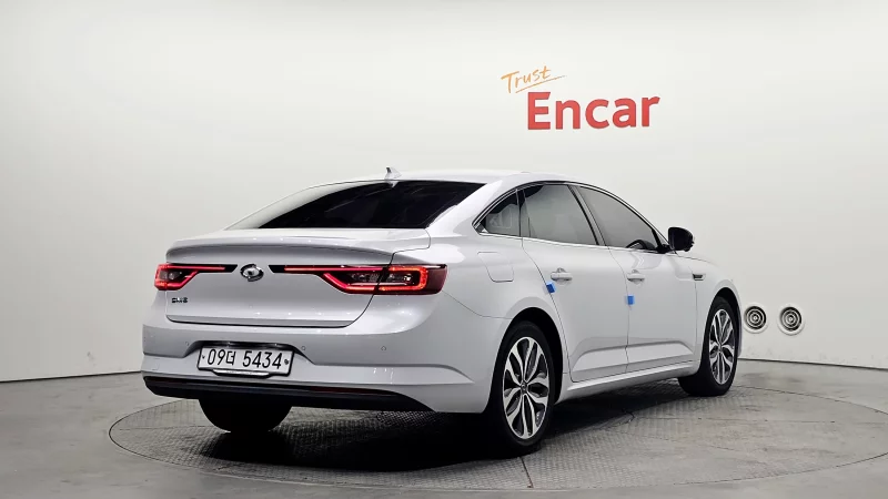 Renault SM6
