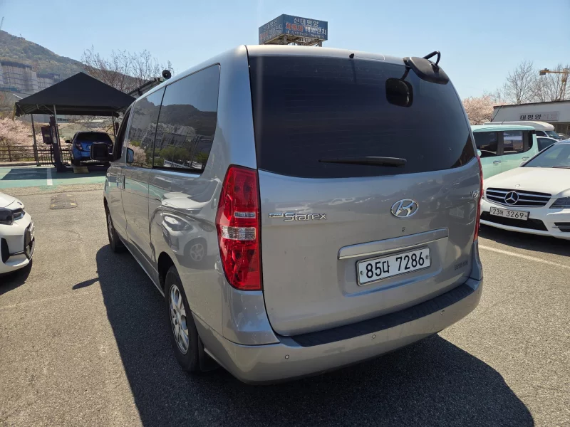 Hyundai Grand Starex