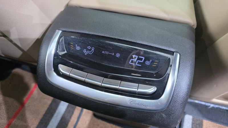 Cadillac XT6