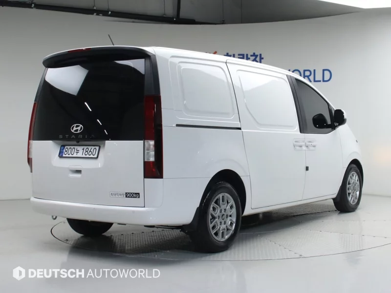 Hyundai Staria