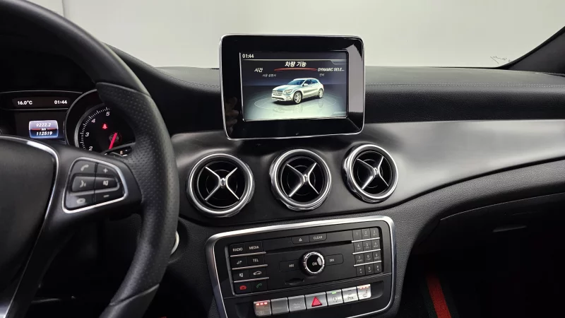 Mercedes-Benz GLA-Class