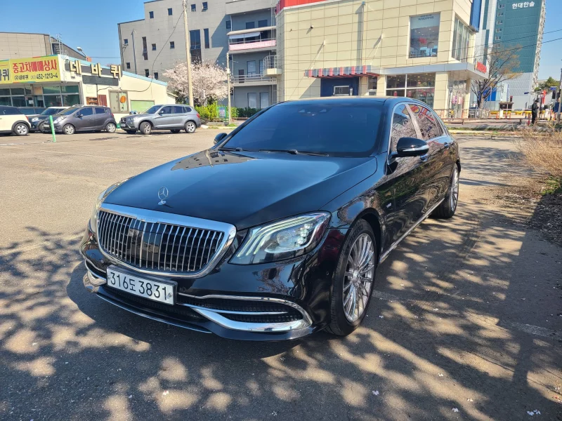 Mercedes-Benz S-Class