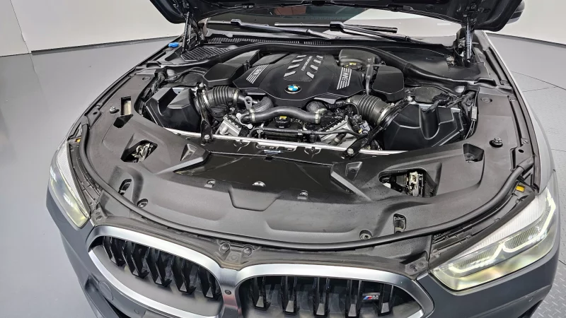 BMW 8-Series