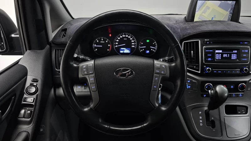 Hyundai Grand Starex