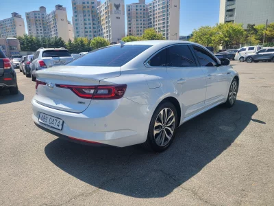 Renault SM6
