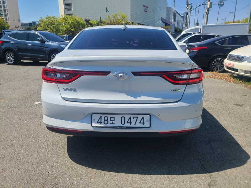 Renault SM6