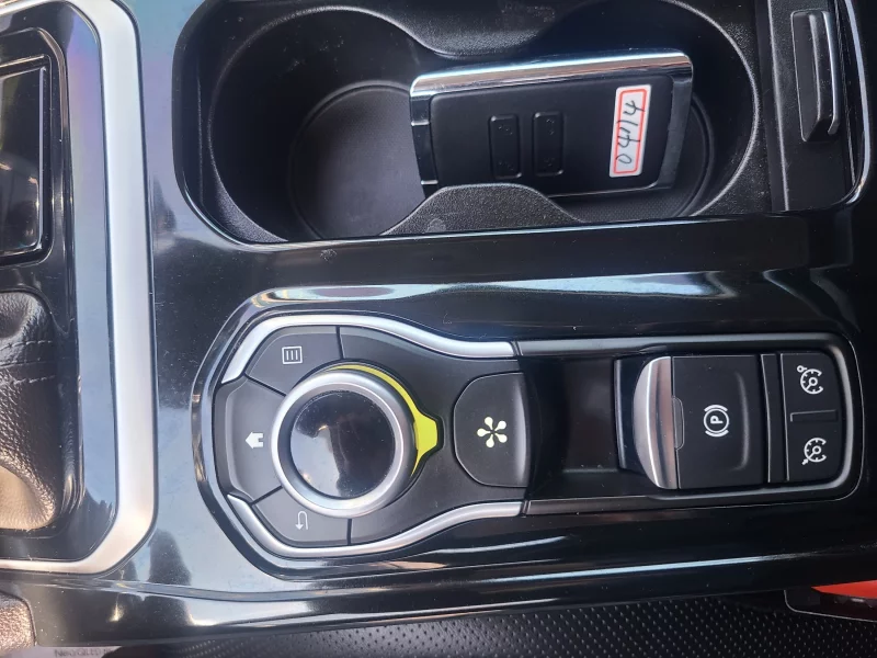 Renault SM6
