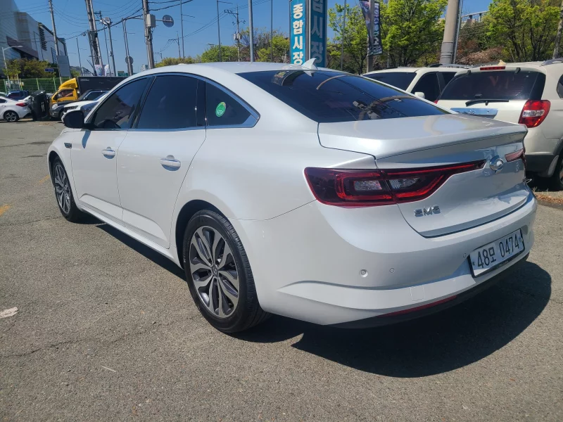 Renault SM6