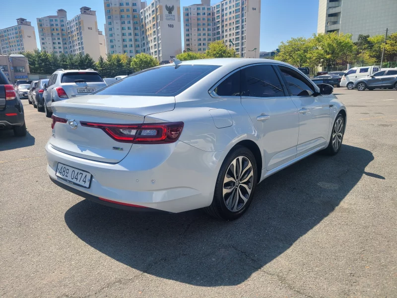 Renault SM6