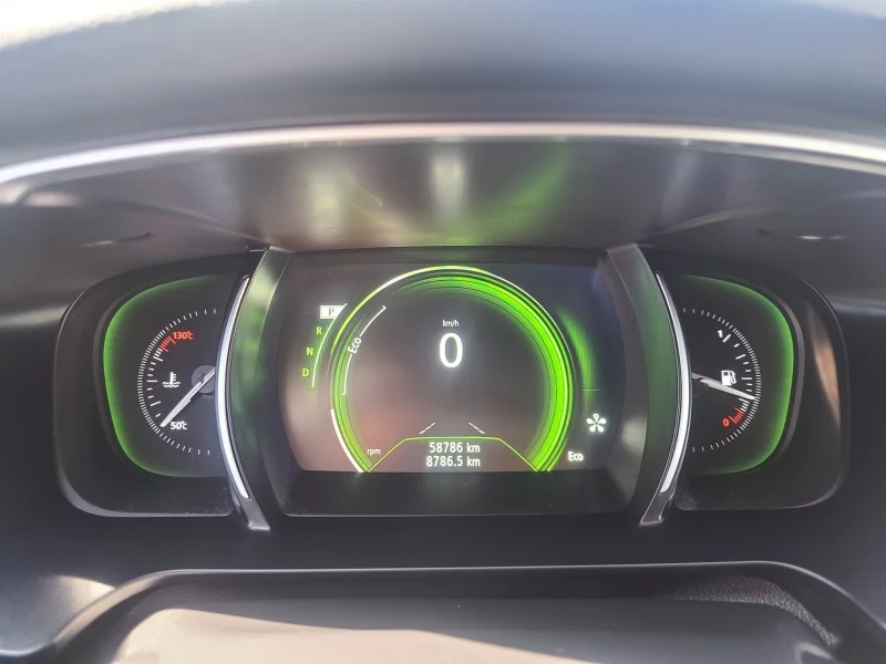 Renault SM6