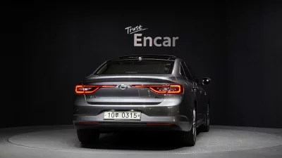 Renault SM6