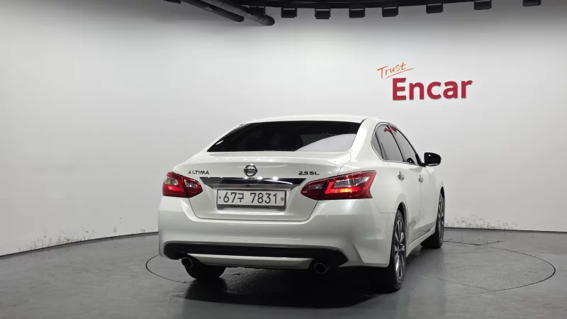 Nissan Altima