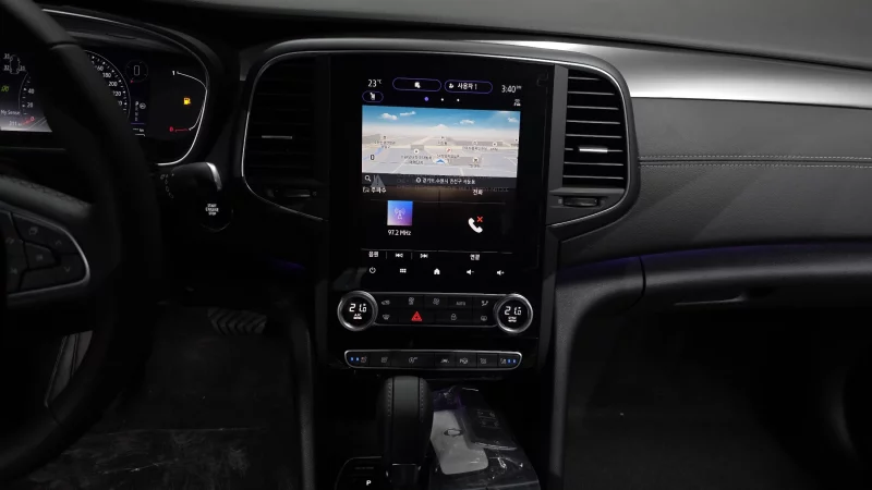 Renault SM6
