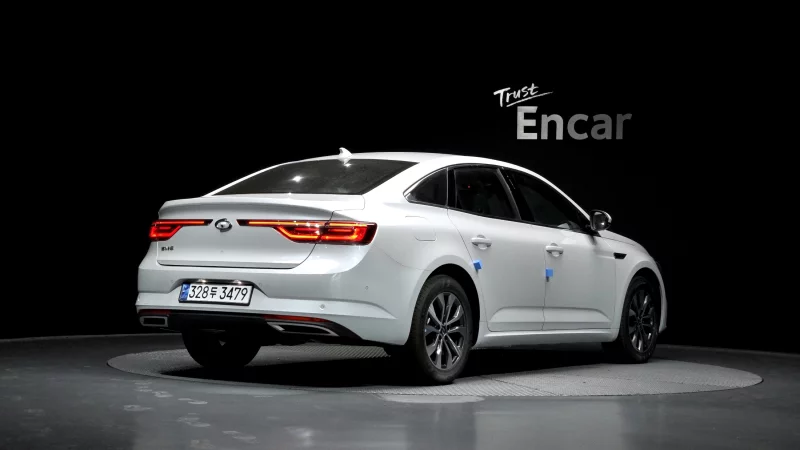 Renault SM6