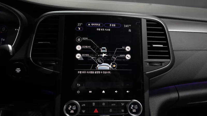 Renault SM6