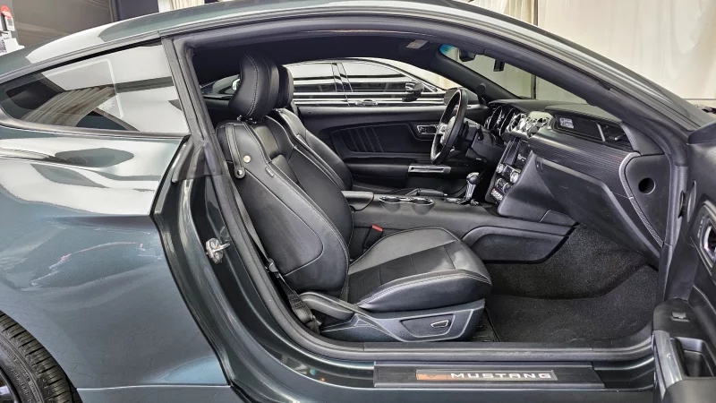 Ford MUSTANG