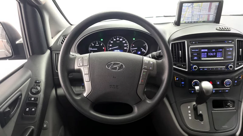 Hyundai Grand Starex