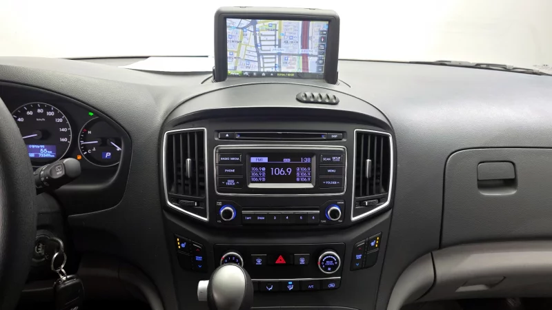 Hyundai Grand Starex