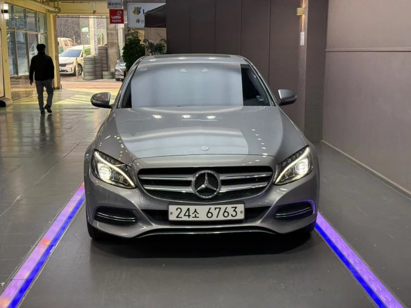 Mercedes-Benz C-Class